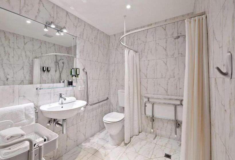 غرفة قياسية, The Classic Villa