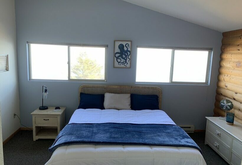 Cabana, King Halibut Lodge
