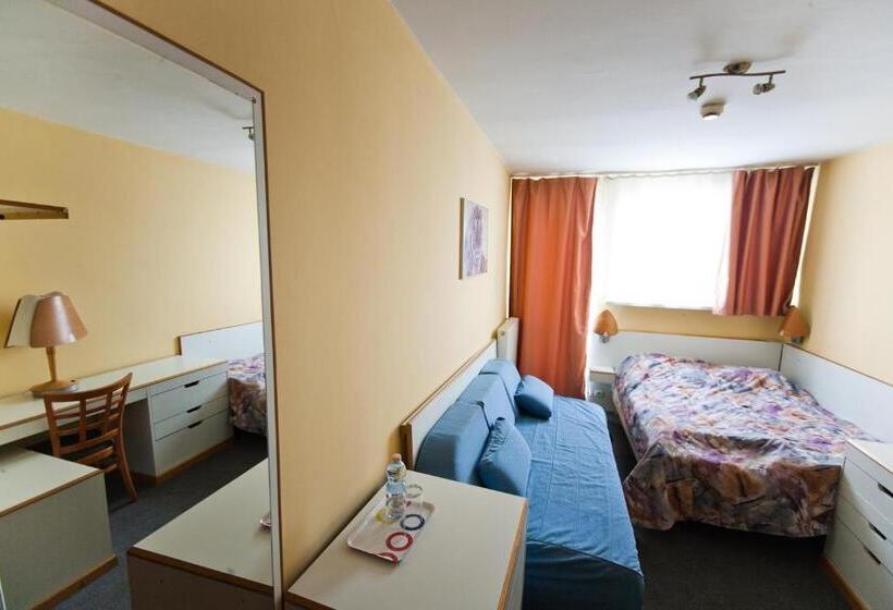 Номер Стандарт, Hostel Malinowski City