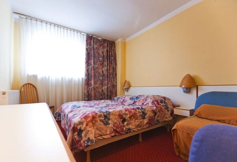 Номер Стандарт, Hostel Malinowski City