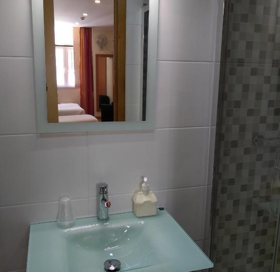 Quarto Triplo Estandar, Pensao Estacao Central