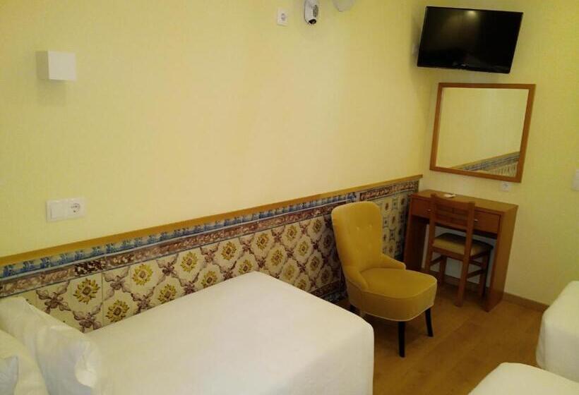 Quarto Triplo Estandar, Pensao Estacao Central