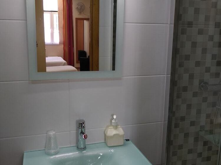 Quarto Triplo Estandar, Pensao Estacao Central