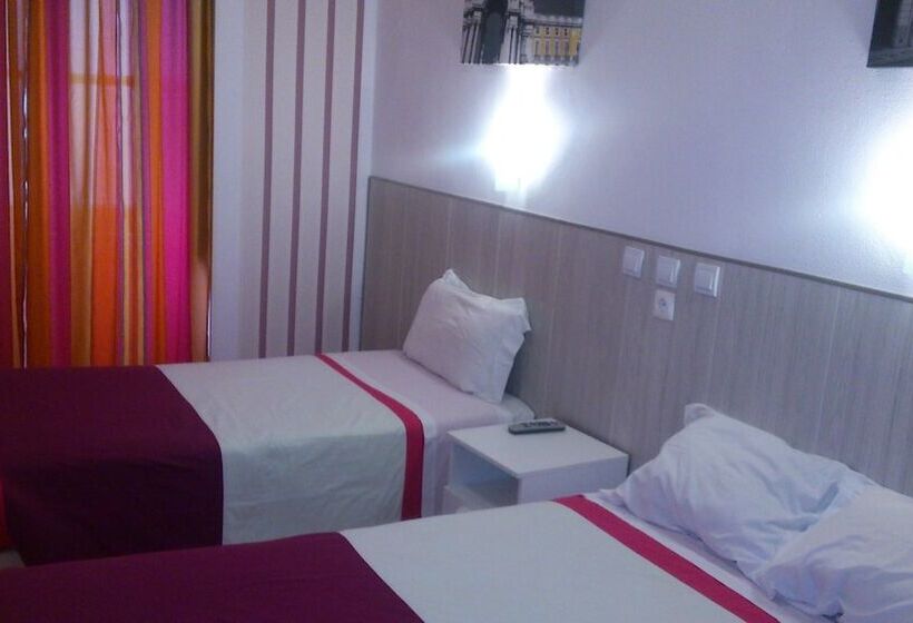 Quarto Triplo Estandar, Pensao Estacao Central
