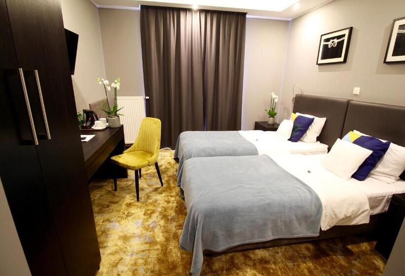Quarto Estandar, Malta Premium