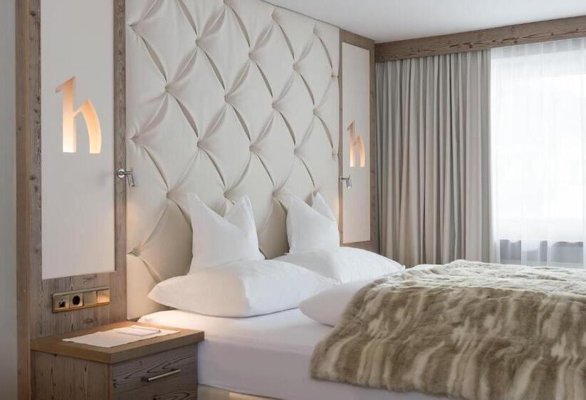 اتاق استاندارد با بالکن, Alpen Wellness Resort Hochfirst