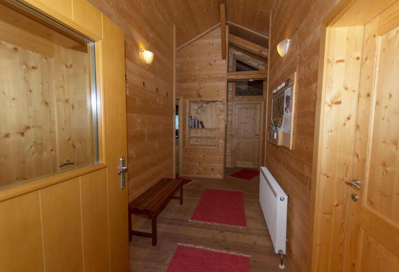Апартаменты 3 Спальни, Grenerhof