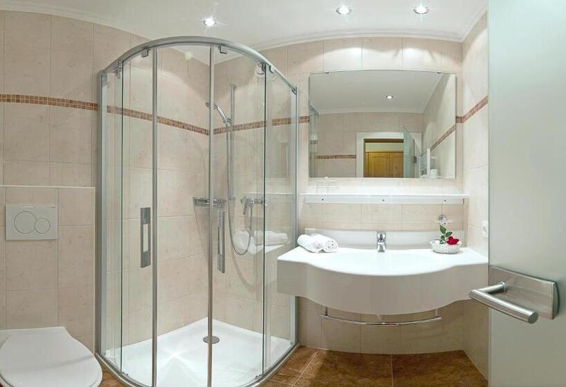 Семейный Номер, Englhof