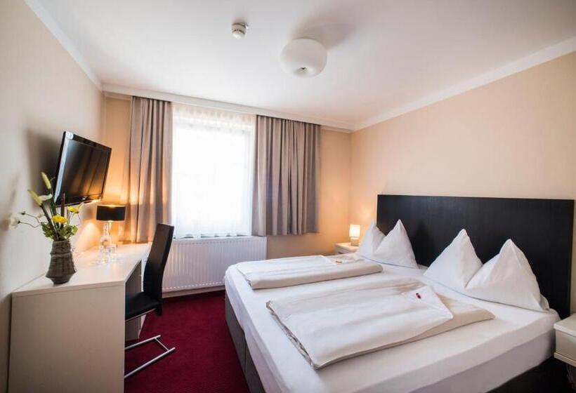 Номер Стандарт Трехместный, Stadthotel Kramer