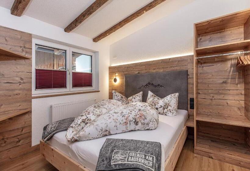 דירת שני חדרים, Hauseggerhof