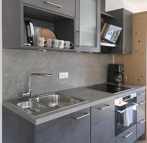 Люкс Повышенной Комфортности, & Suites Glück Auf