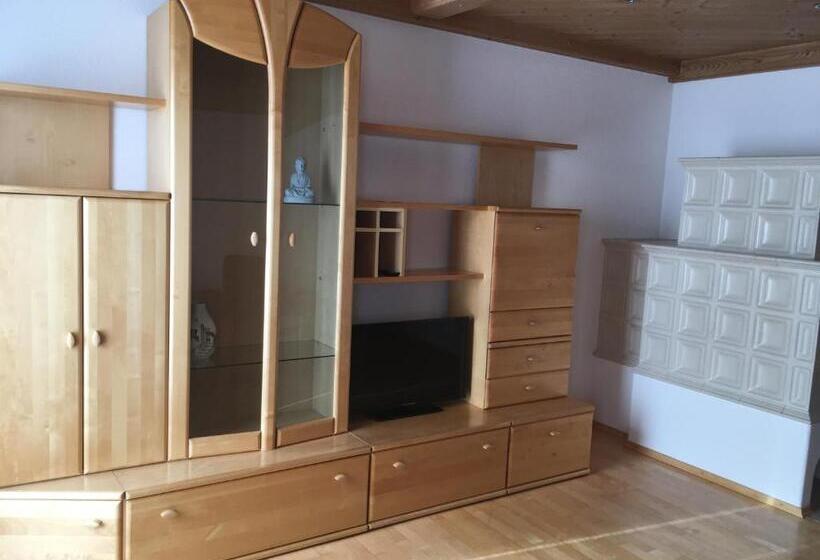 استودیوی استاندارد, Pension Schlossberg