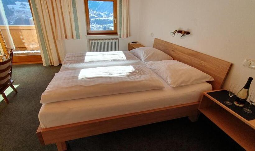 اتاق استاندارد با بالکن, Pension Schlossberg