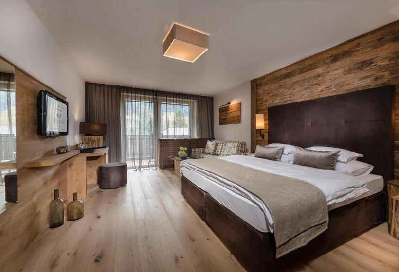 Номер Стандарт с Балконом, Dolcevita Hotel Jagdhof