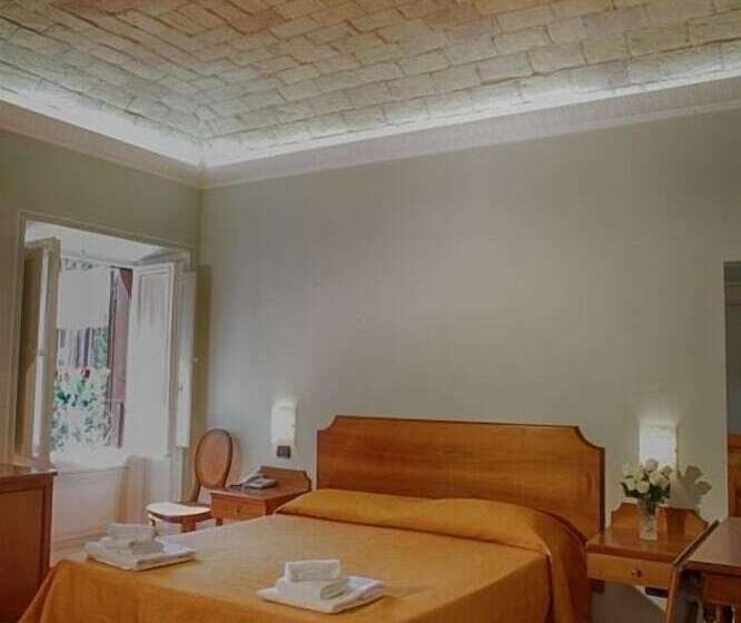 חדר סטנדרט לארבעה, Domus Real Cardello