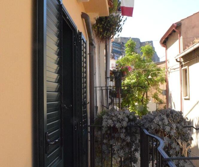 Quarto Estandar Individual, La Locandiera Affittacamere