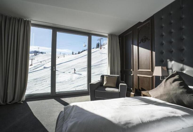Полулюкс Superior, Wulfenia 4s   Adults Only