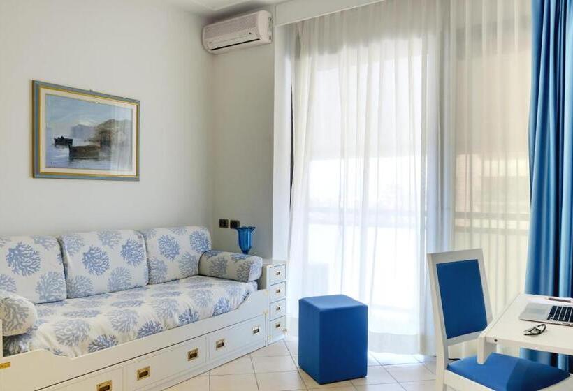 سوییت با چشم‌انداز دریا, Caesar Residence & Spa