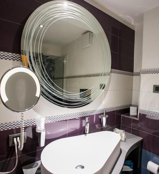 اتاق کلاسیک چهارنفره, Design Oberosler