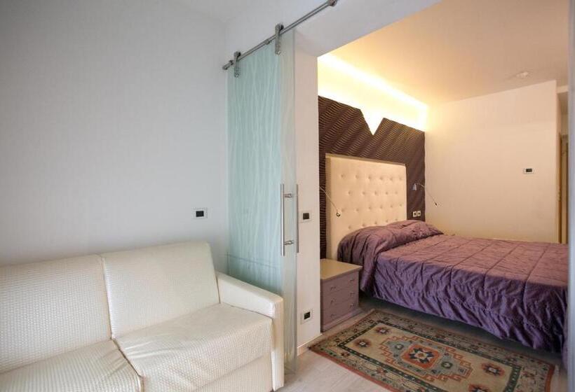 اتاق استاندارد چهار تخته, Design Oberosler