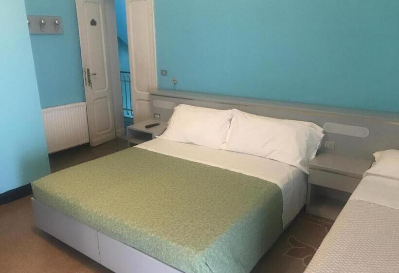 اتاق استاندارد چهار تخته, Doria