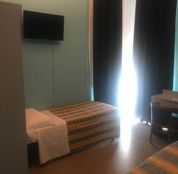 اتاق استاندارد سه نفره, Doria