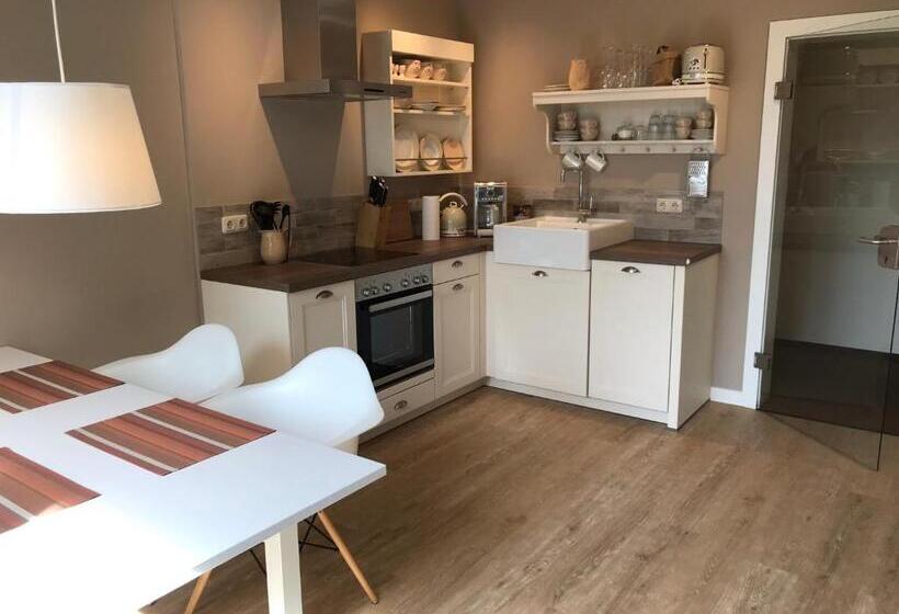 Апартаменты 1 Спальня с Балконом, Klein & Fein, Appartement  Und Zimmervermietung