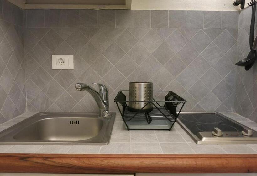 استودیوی لوکس, B&b Quattro Cantoni