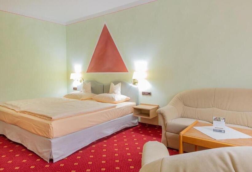 Номер Стандарт Трехместный, Goldener Schwan Hotel Garni