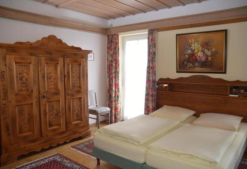 Quarto Estandar, Das Schlössl