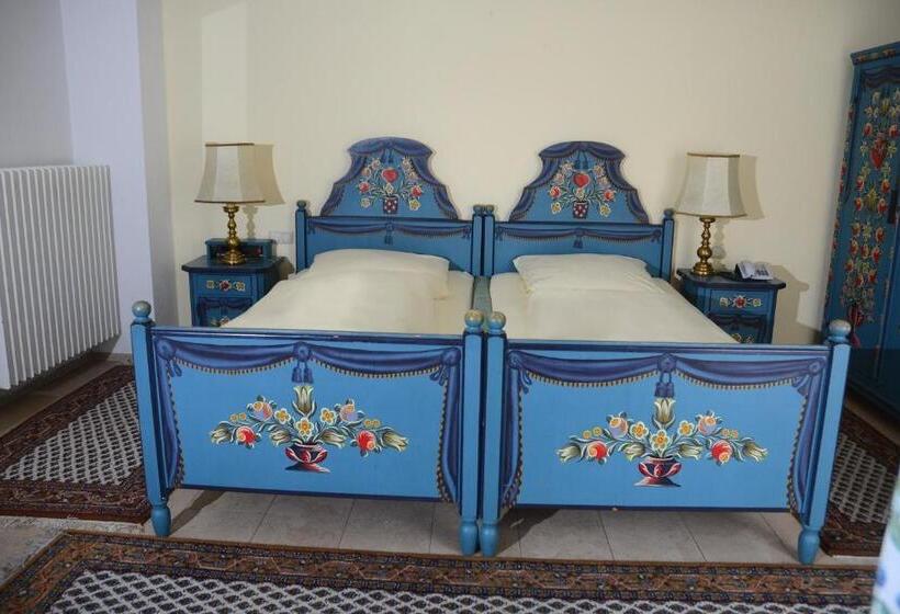 Quarto Estandar, Das Schlössl