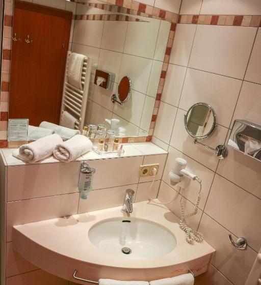 Полулюкс, Ortner S Resort
