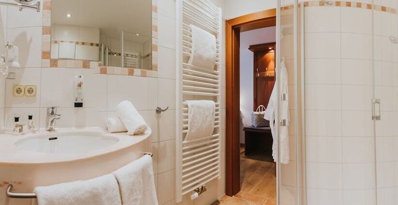 Romantic Room, Ortner S Resort