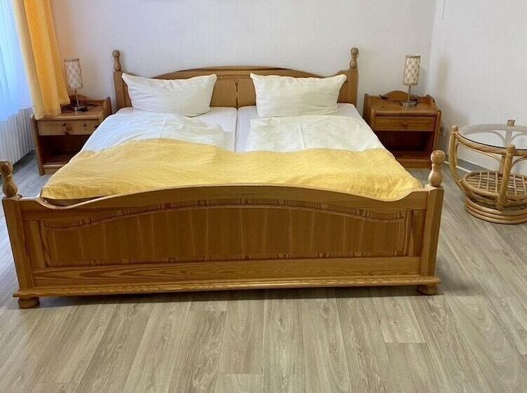 חדר סטנדרט לשלושה, Altstadt Hotel Gosequell