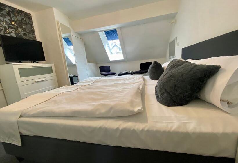 Четырехместный Номер Стандарт, Altstadt Hotel Gosequell