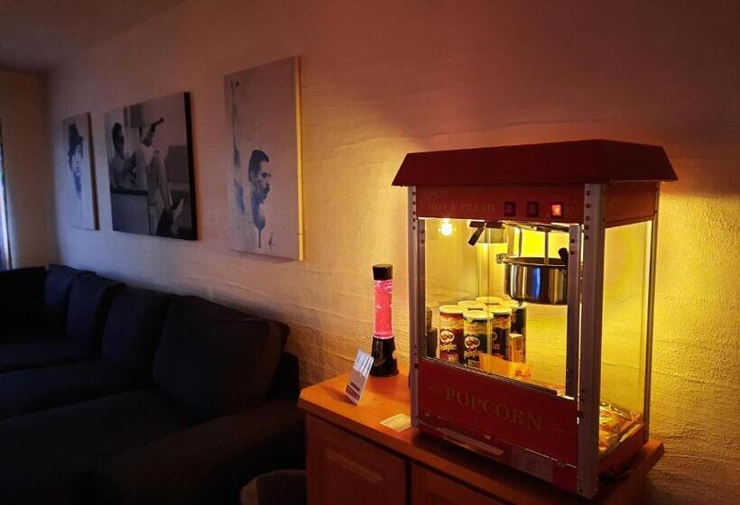 Студия Deluxe, Berghotel Habbel Und Die Welt Kann Warten