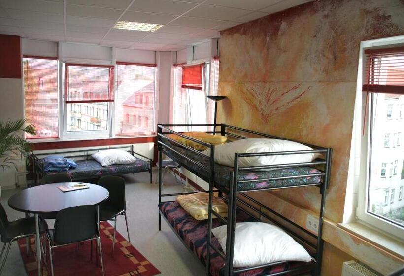 标准三人间, Hostel Jena