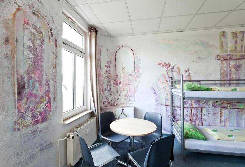 共用房间的床, Hostel Jena