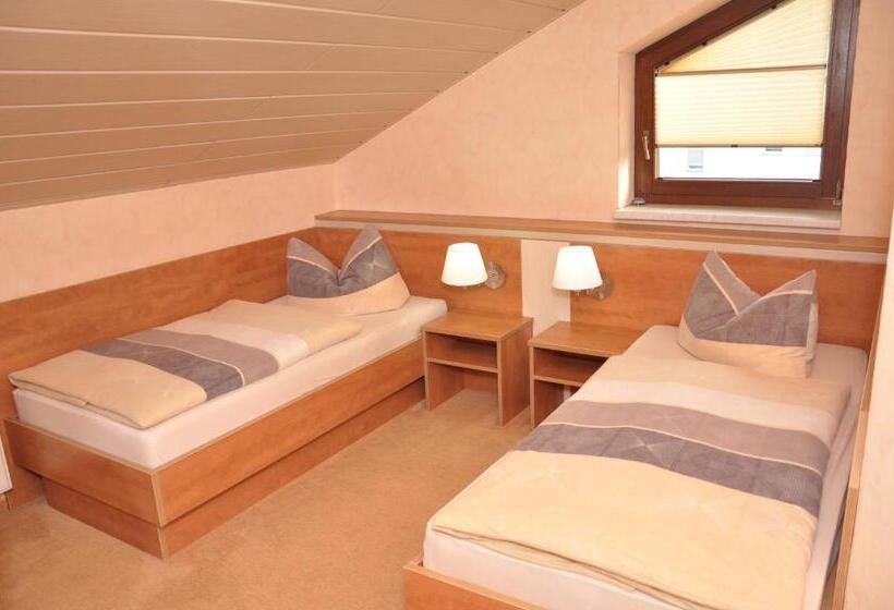 Номер Стандарт, Cafe Hoyer Pension Und Appartements