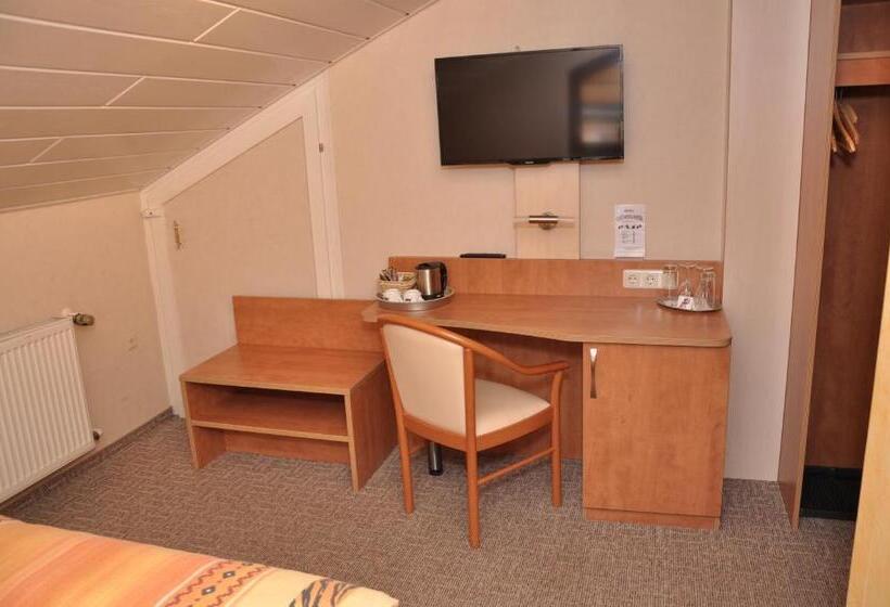 Номер Стандарт, Cafe Hoyer Pension Und Appartements