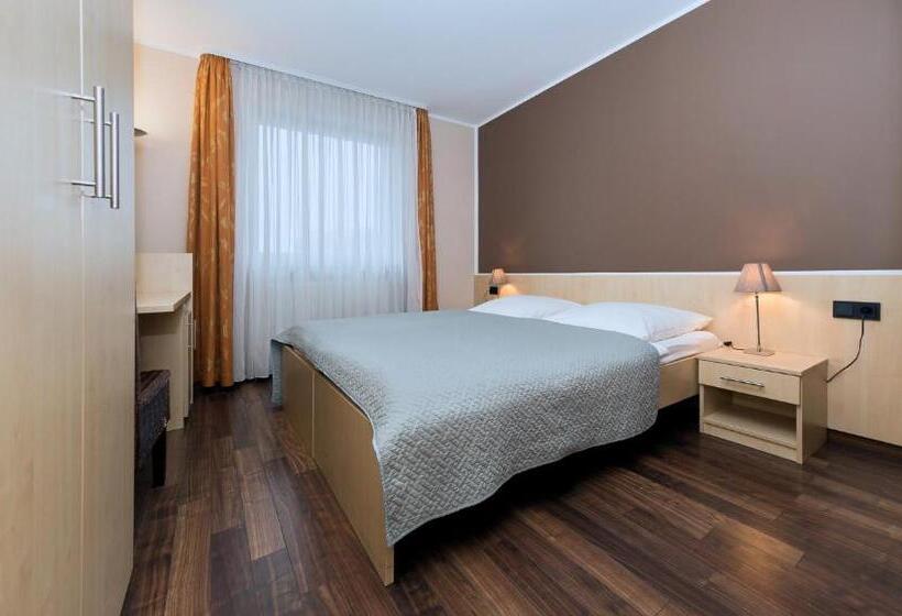 Номер Стандарт, Haus Fabry