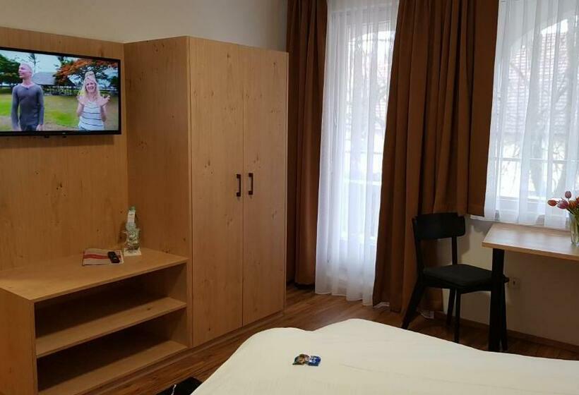 Номер Стандарт с Балконом, Braustüble Und Hotel Zur Post