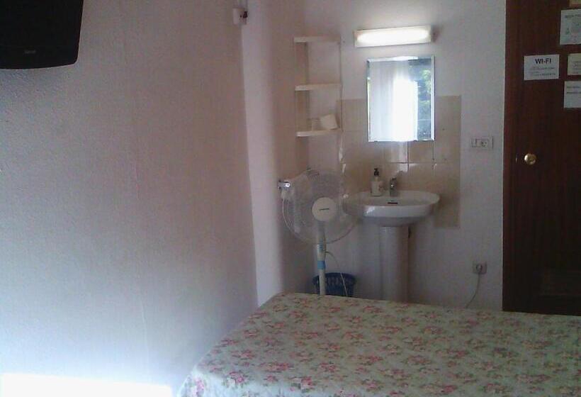 스탠다드 룸 공동 욕실, Hostal Central Zaragoza