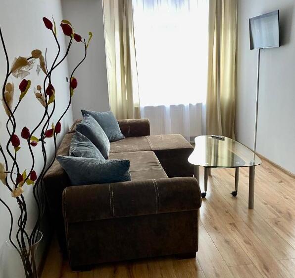 Апартаменты 1 Спальня, Akor