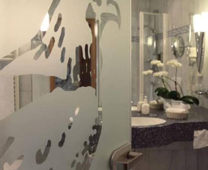Quarto Estandar, Restaurant Adler