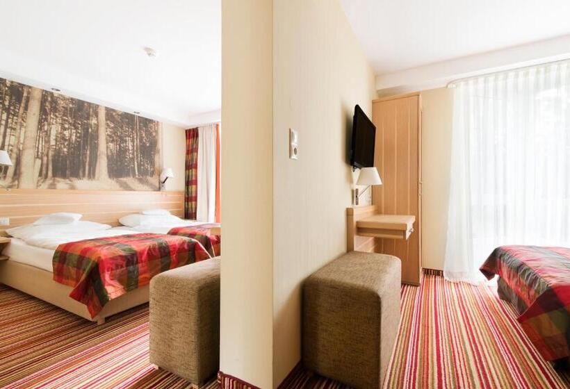 标准三人间, Warszawa Spa & Resort