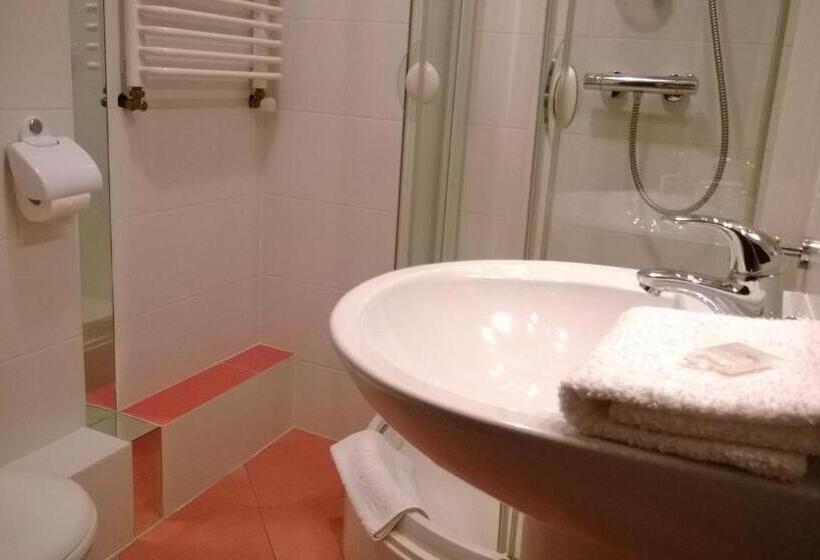 Quarto Estandar Individual, Yuca