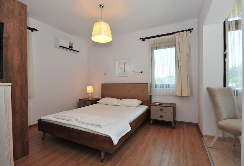 Номер Deluxe Вид на Бассейн, Egehan Butik Otel