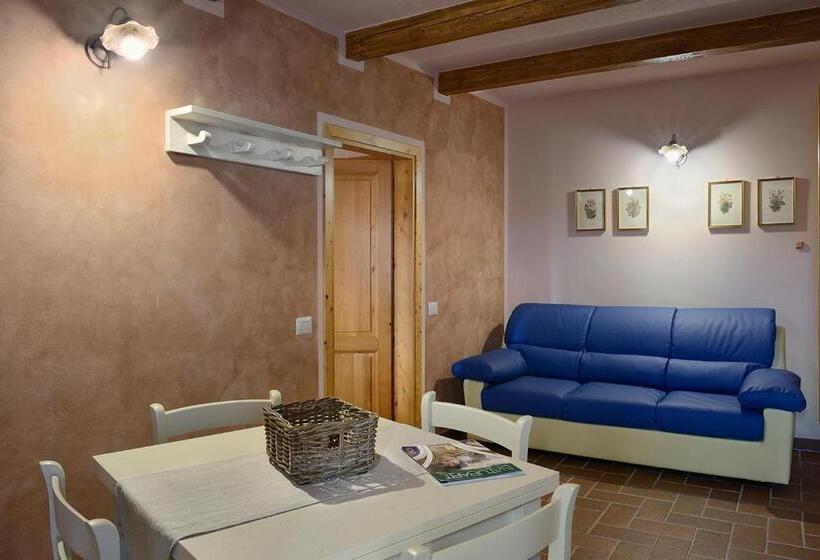 سوییت با چشم‌انداز کوه, Amedea Tuscany Country Experience