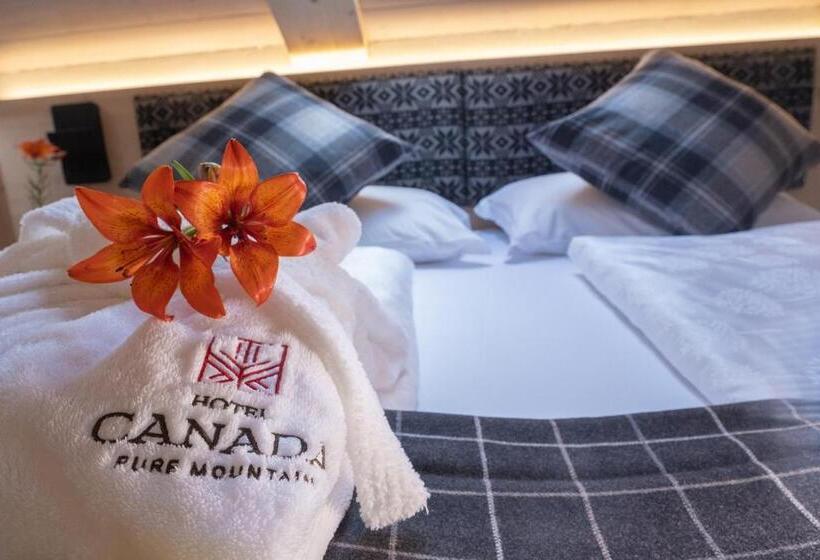 小型套房, Canada